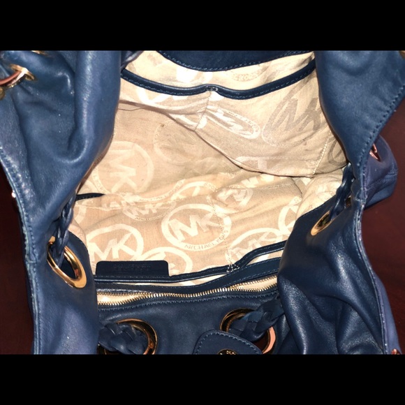 Michael Kors purse - Picture 3 of 5